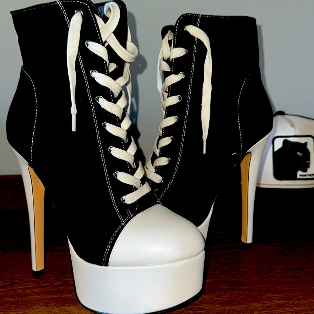 Women's Black & White High Heel Thick Bottom Lace-up Ankle Boots